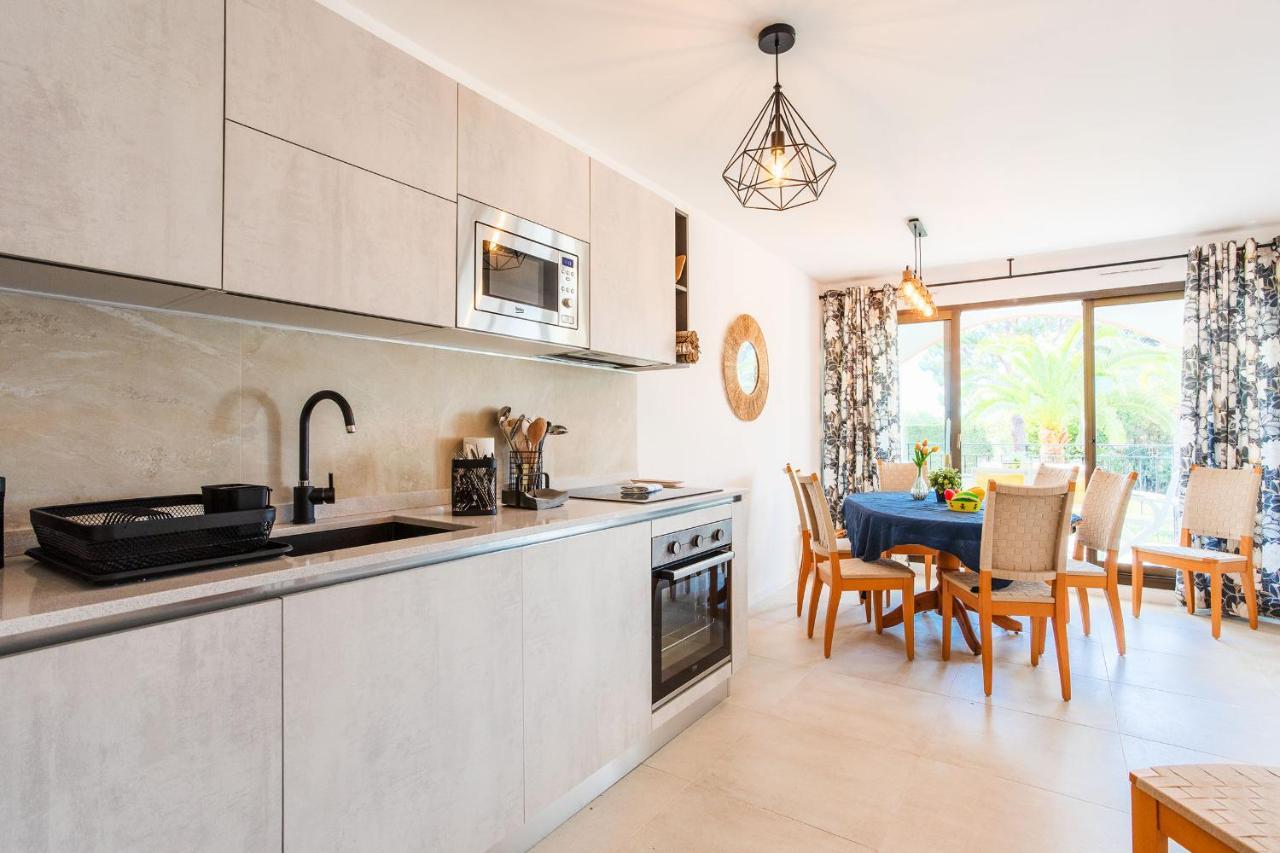 L'Ange Gardien Ap4269 By Riviera Holiday Homes Вилафранк-сюр-Мер Екстериор снимка